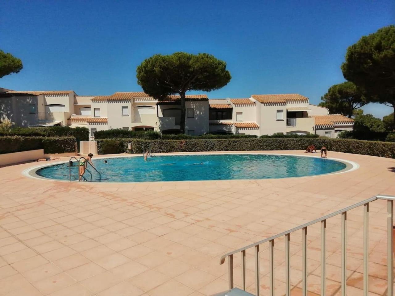Appartement 4/6 Personnes Plain Pied - 5Min Plage - Piscine En Face Agde Eksteriør bilde